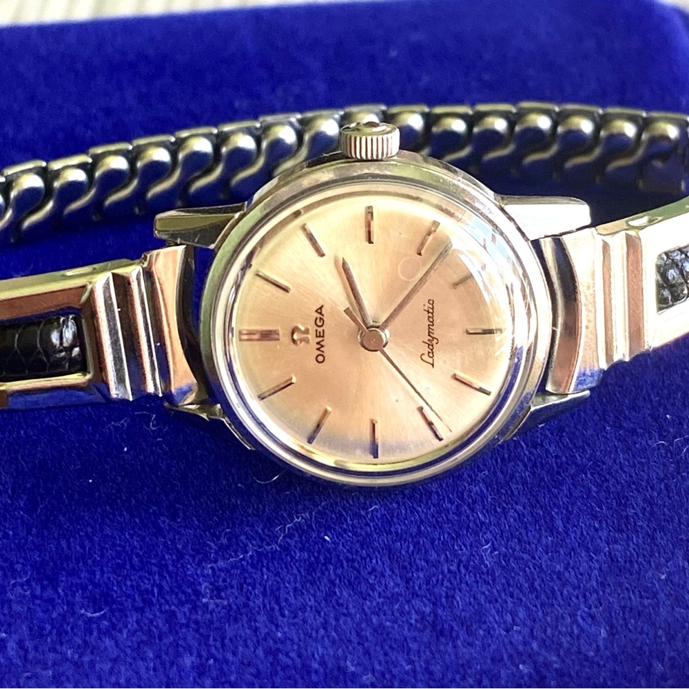 Ladies SWISS made OMEGA LADYMATIC watch💖💖💖 - Picture 11 of 14